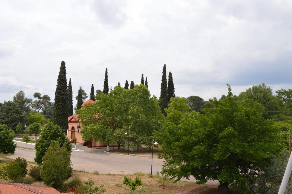 Готель Ermis Лутра-Іпатіс Екстер'єр фото
